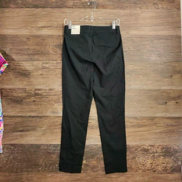 Old Navy Classic Black High Rise Pixie Women's Trousers - Picture 2 of 10